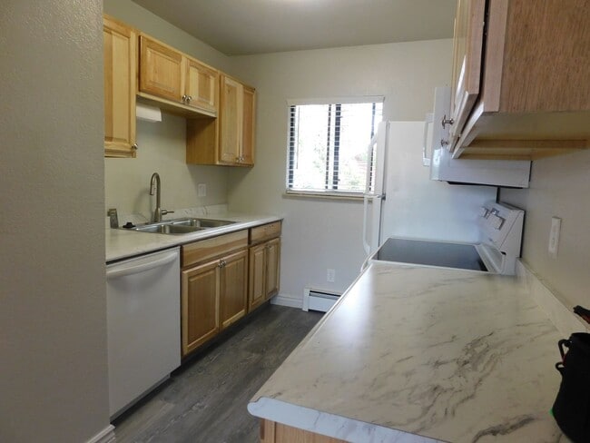 Building Photo - 1302 Glenwood Ave
