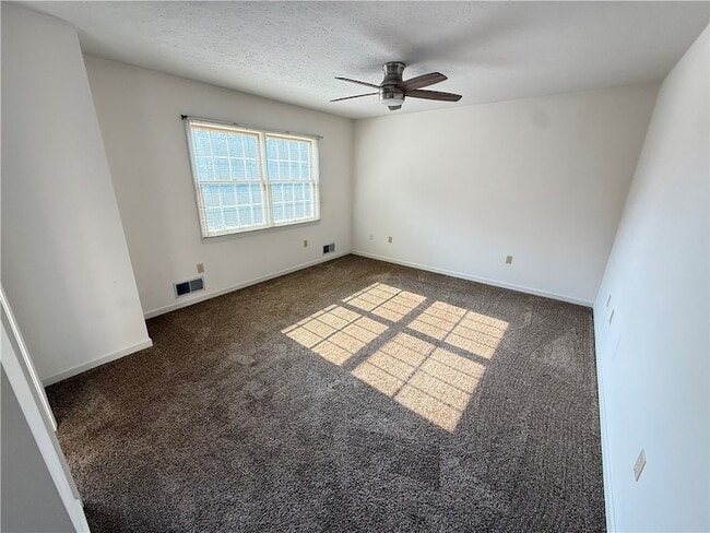 Building Photo - 9 Wisteria Ln