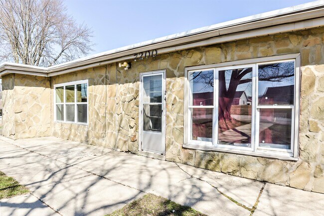 Building Photo - 7200 Whitmore Lake Rd