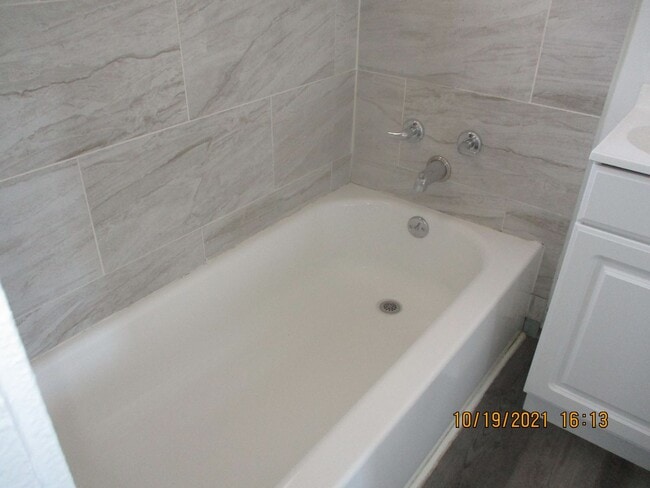 Building Photo - 540 North Ave