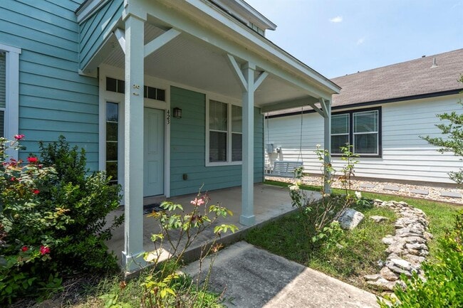 Building Photo - 423 Wetzel