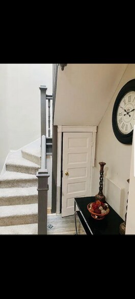 Building Photo - 1633 N Payson St