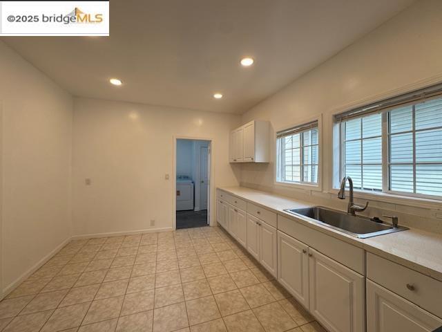 Building Photo - 916 W 4th St