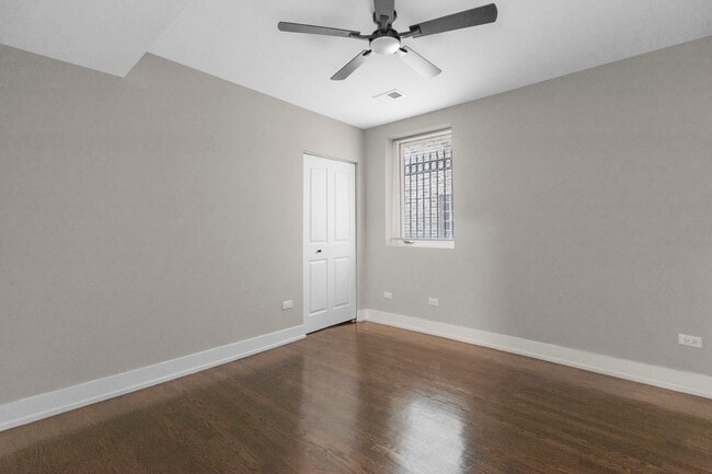 Building Photo - 2618 N Mozart St