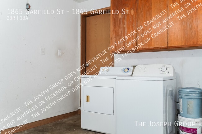 Building Photo - 1865 Garfield St