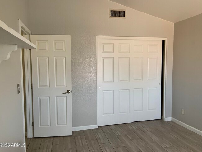 Building Photo - 3611 N 109th Dr