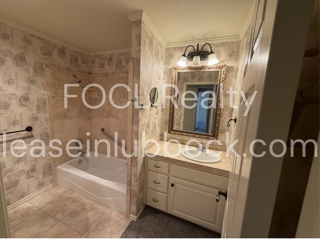 Building Photo - 3/2/2 - Garden Home