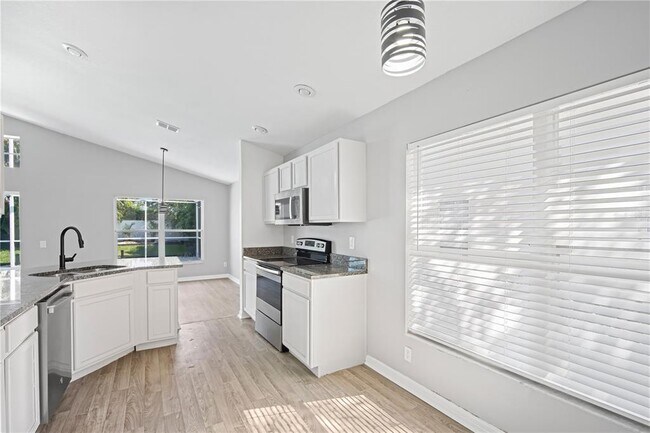 Building Photo - 5513 Terrain De Golf Dr