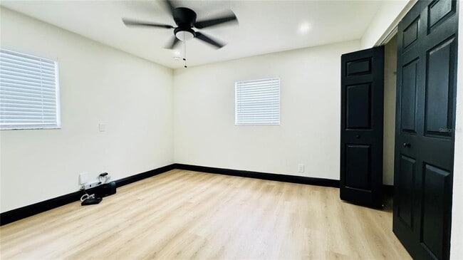 Building Photo - 7017 S Sandhurst Dr