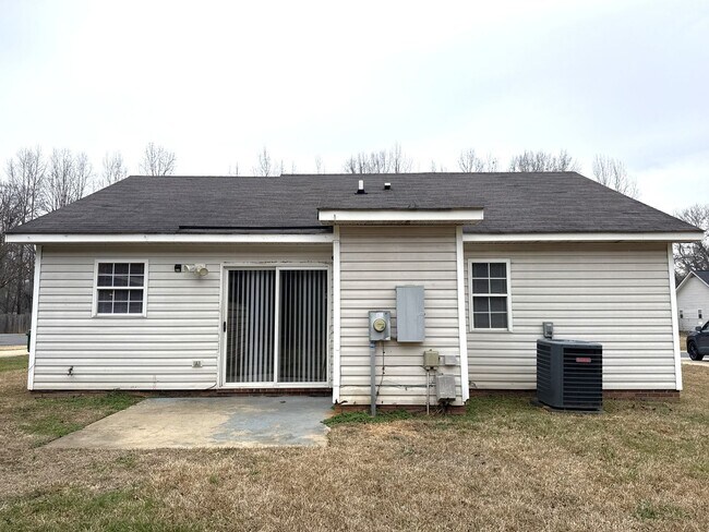 Building Photo - 3214 Atlas Dr