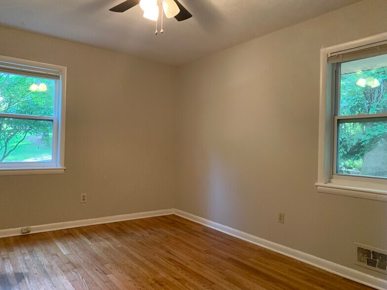 2nd bedroom - 561 Northern Ave