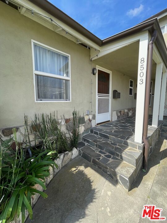 Building Photo - 8503 Lilienthal Ave