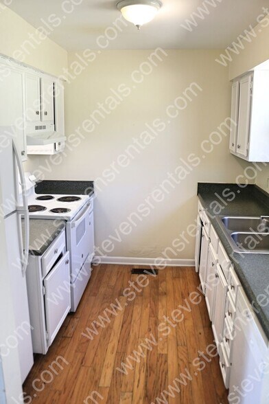 Building Photo - 3260 Niagara Dr