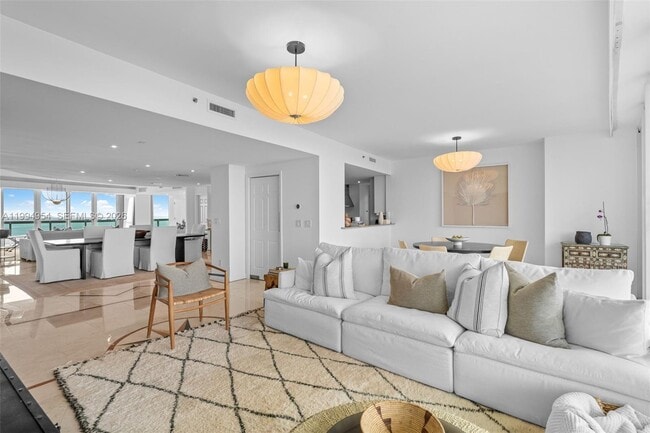 Building Photo - 1643 Brickell Ave