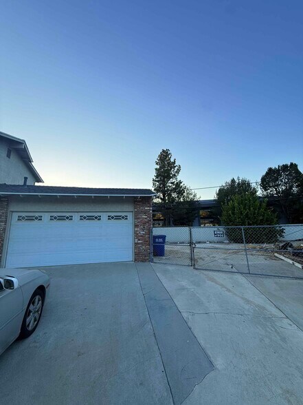 Building Photo - 3417 Castle Rock Rd