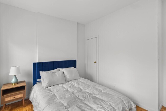 Building Photo - 235 E 89th St