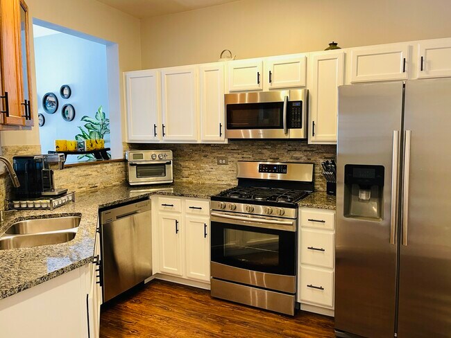 Building Photo - 1385 Redbridge Ct