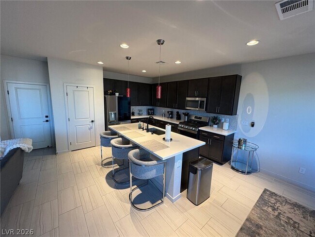 Building Photo - 9702 Sapphire Rim Ave