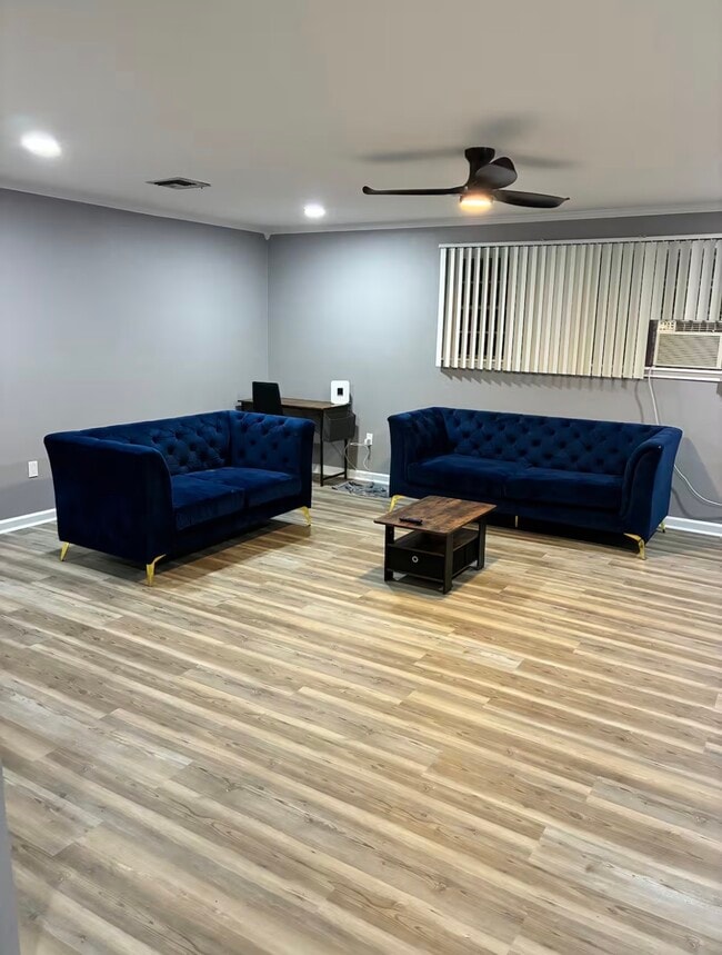 Building Photo - 213 Terry Dr