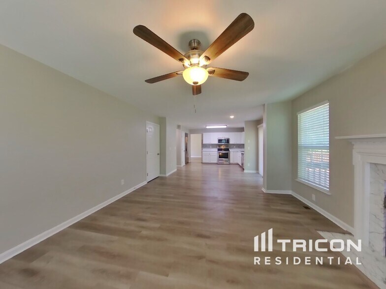 Building Photo - 2536 Bayview Dr