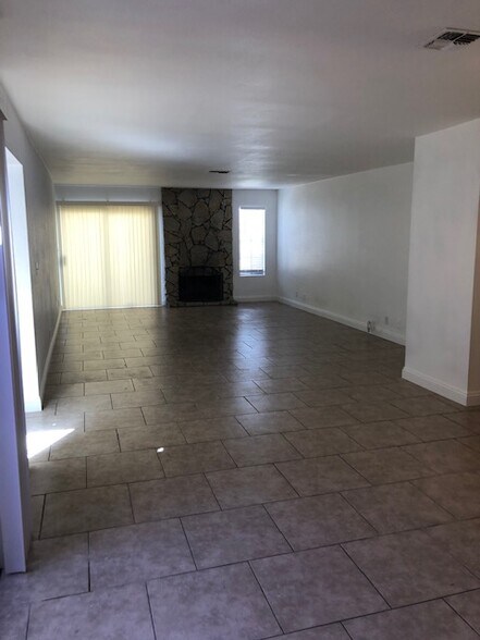 Building Photo - 3944 Edgemoor Way