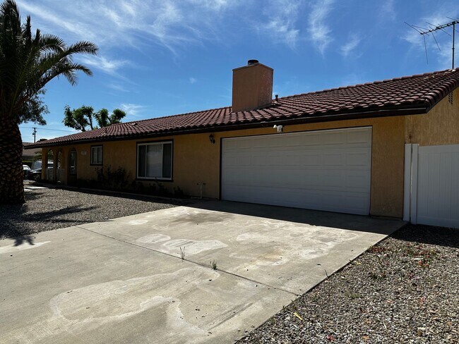Building Photo - Freshly Updated 3bd/2ba home for rent!