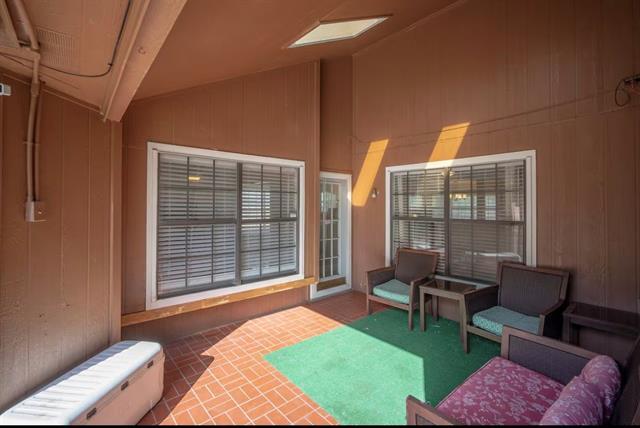 Building Photo - 313 Diamond Dr