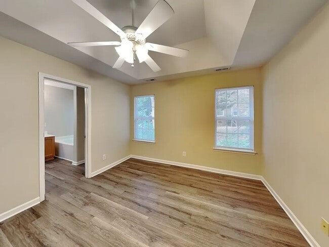 Building Photo - 2205 Centergrove Rd