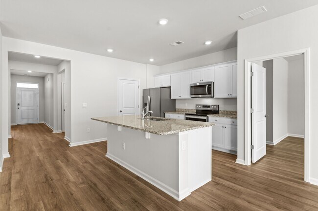 Building Photo - 1005 Sennema Cir