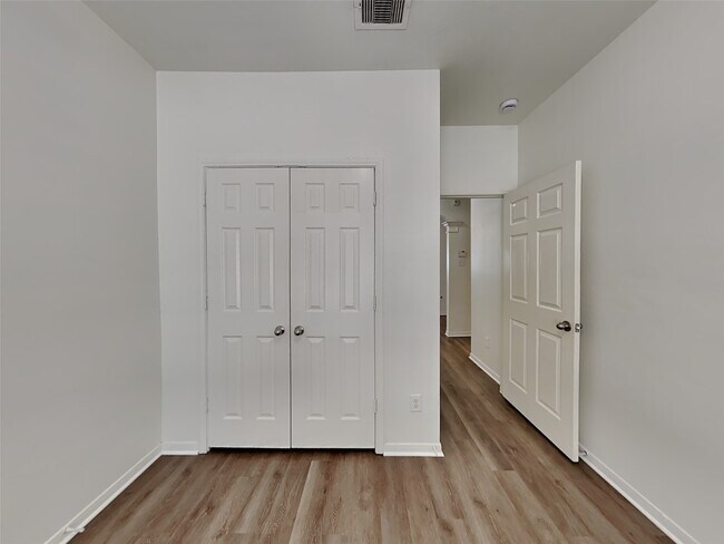 Building Photo - 9719 Bark Ridge Ln