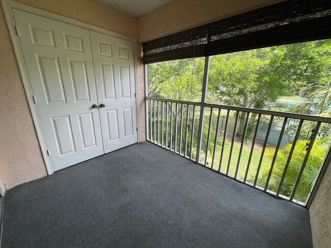 Building Photo - ANNUAL RENTAL - 2ND FLOOR LAKE VIEW 2 BED ...