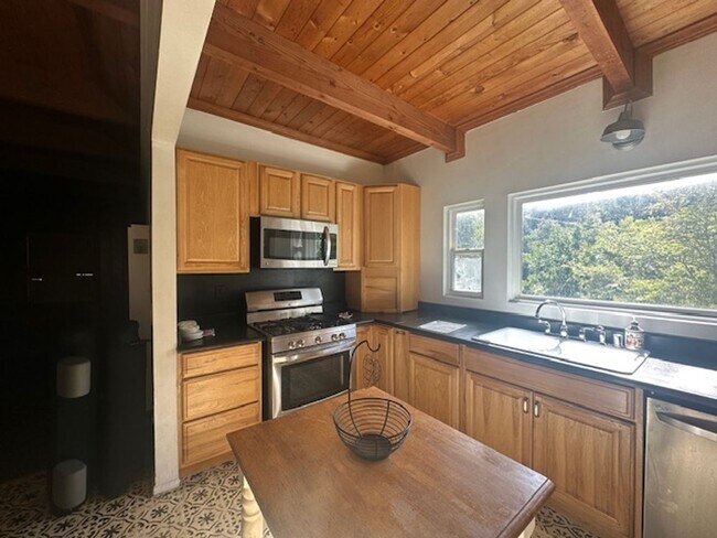 Building Photo - 482 Zuger Ct
