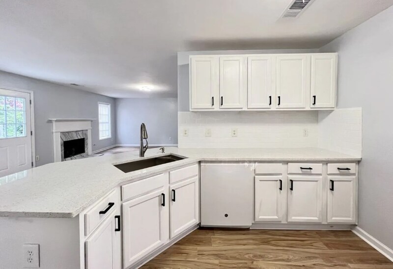 Building Photo - 1060 Grace Dr