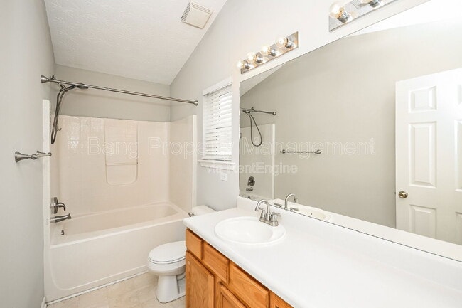 Building Photo - 212 Village Square Dr