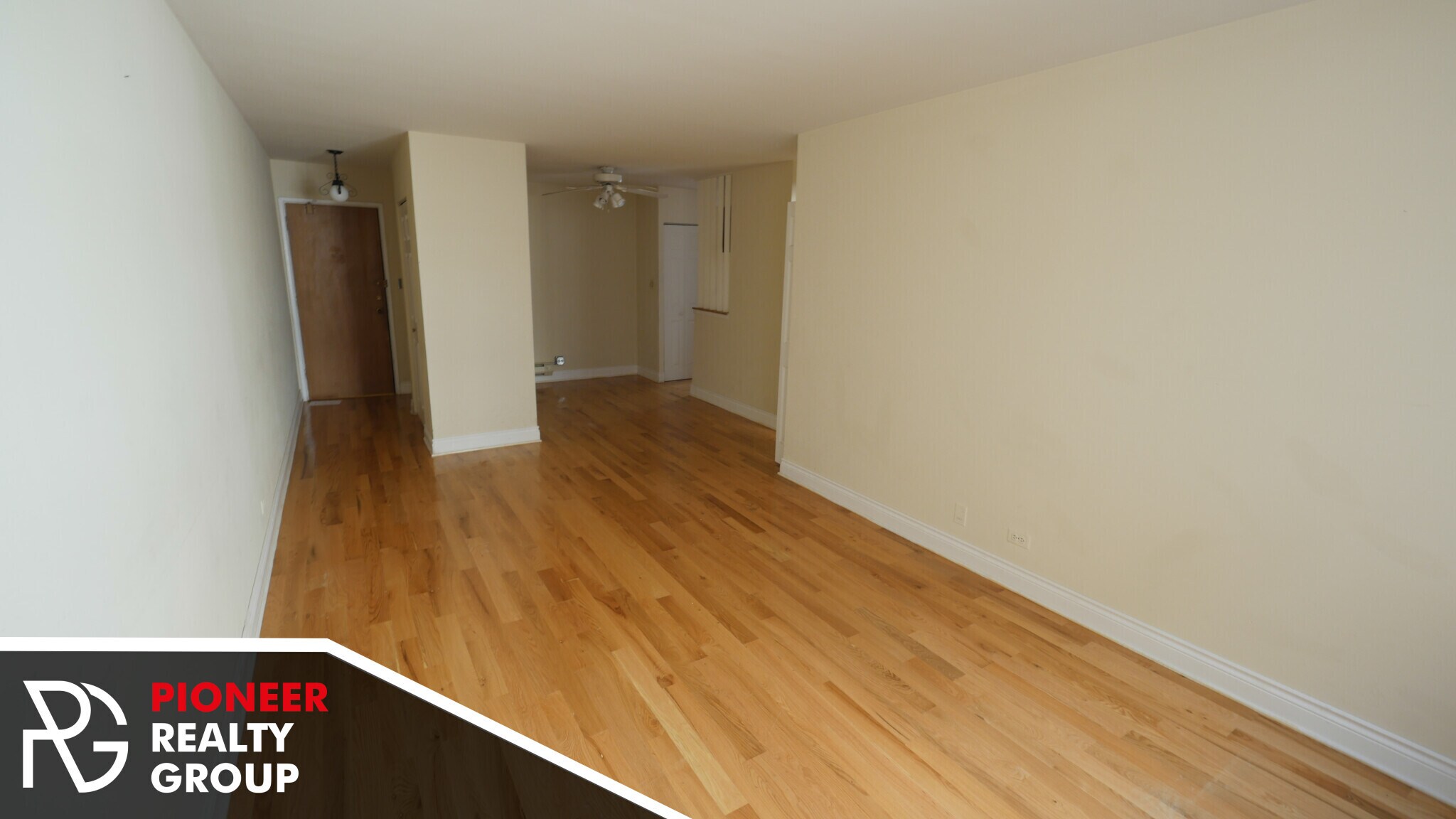 Building Photo - 660 W Wrightwood Ave