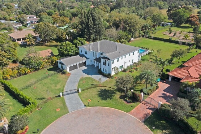 Building Photo - 17110 Reserve Ct