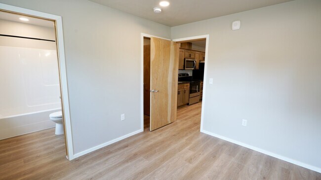 Building Photo - Baker Street Lofts