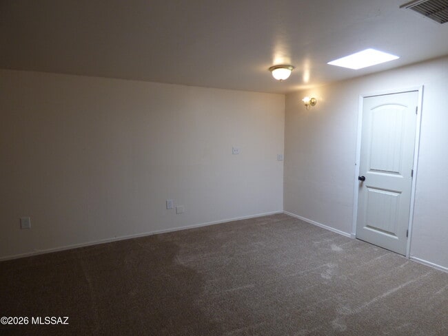 Building Photo - 1029 E Irwin Pl