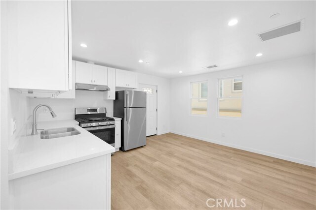 Building Photo - 308 N Catalina Ave