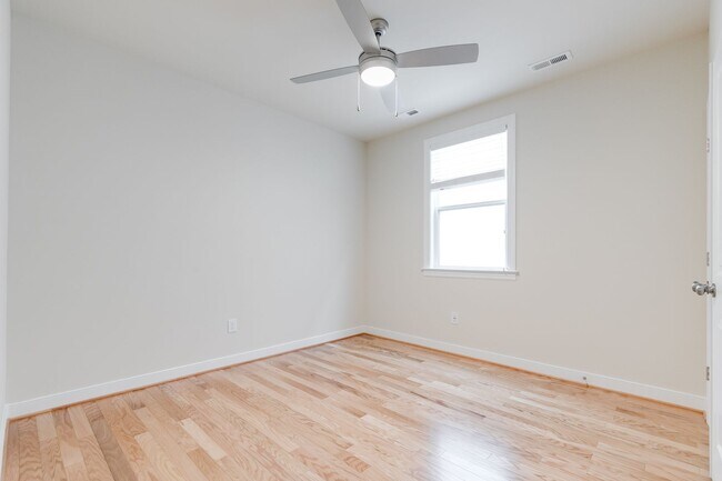 Building Photo - 1204 N 30th St