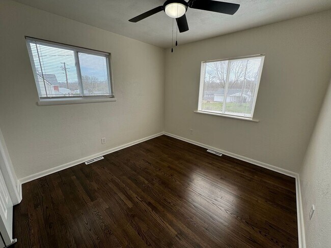 Building Photo - Beautiful 3/2 in Independence