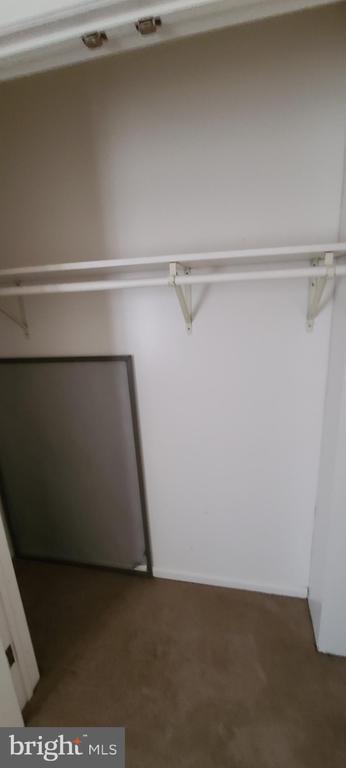 Building Photo - 319 Pendleton Dr