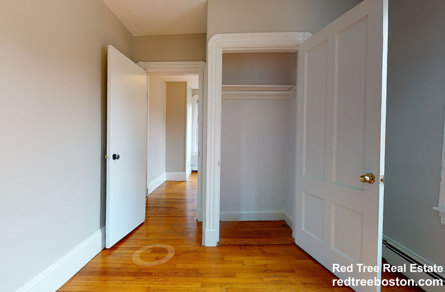 apt 3 - 560 Green St