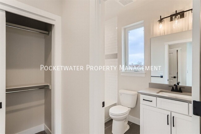 Building Photo - 1355 Baker St