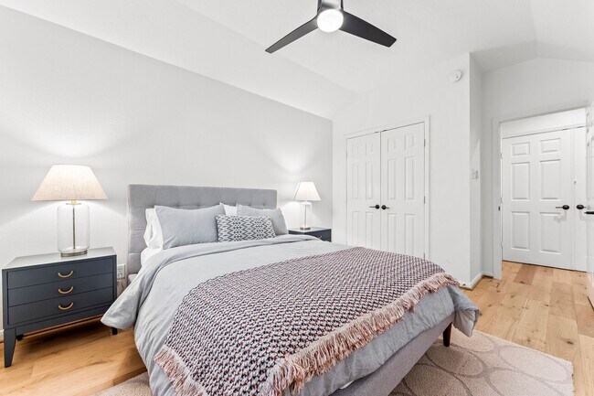 Building Photo - 7 S Avonlea Cir