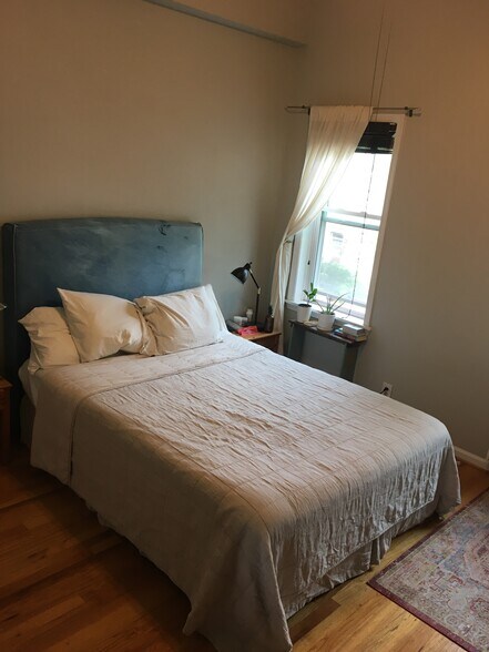 Master BR - 1528 Marion St NW