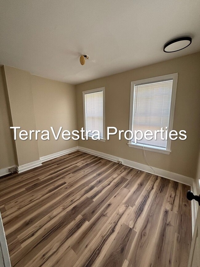 Building Photo - 2 Bed Single Family in Salem! Eligible for...