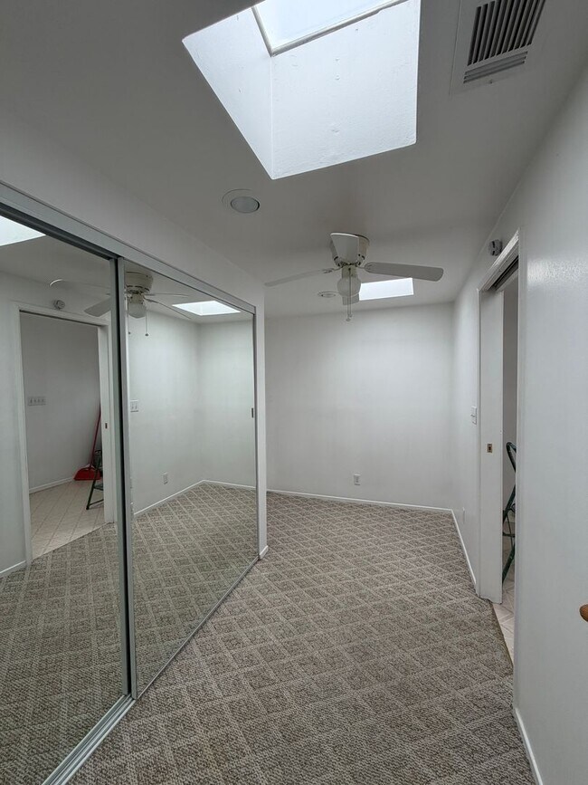 Building Photo - NEW LISTING!! 3 Bedroom 1.5 Bathroom House with Huge Yard, Central Heat & Air!