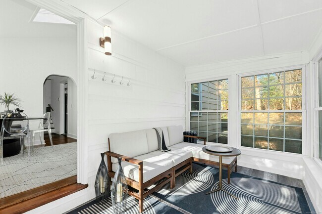 Building Photo - 2 Cross Hwy