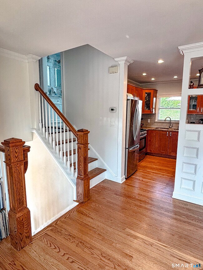 Building Photo - 120 Pilgrim Dr